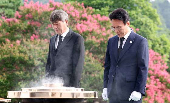 현충원 찾은 김민석 전 총리