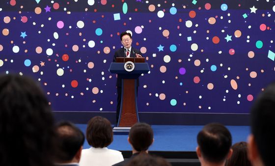 '빛의 위원회' 시민초청행사 발언하는 이재명 대통령