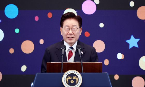 '빛의 위원회' 시민초청행사 발언하는 이재명 대통령