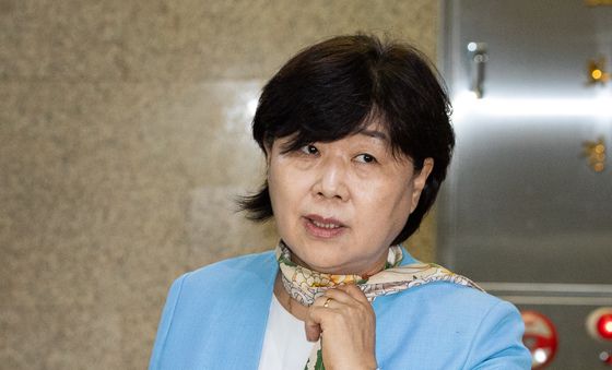 민주당 당무위 참석하는 서영교 법사위원장