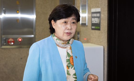 당무위 참석하는 서영교
