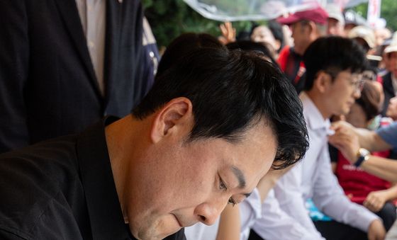 '올공혁명'이라고 적는 장동혁
