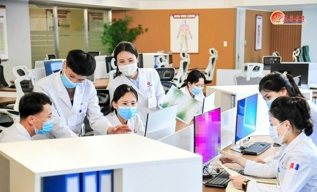 北 "강동군병원, 선진 치료법 도입 위한 집체적 토의"