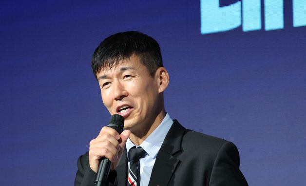 강연하는 가수 션