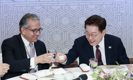 건배하는 이재명 대통령
