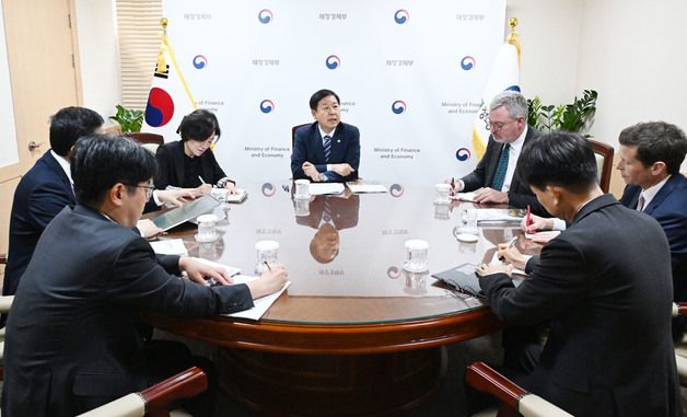 구윤철 경제부총리, OECD 방한단 면담