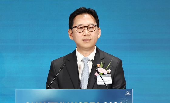 퀀텀 코리아서 환영사 하는 배경훈 부총리