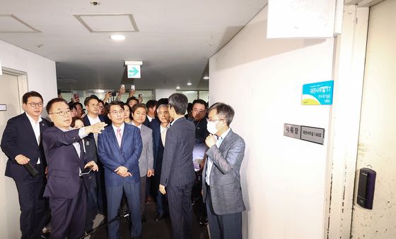 국조특위, '잠실 개표소' 진입 봉쇄 27일 만