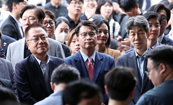 국정조사특위, 잠실 개표소 진입