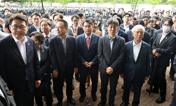 잠실 개표소 진입 대기하는 국조특위