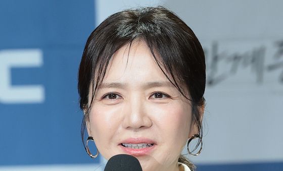 인사말 하는 임지은