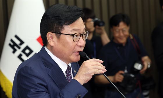 모두발언하는 정점식 원내대표