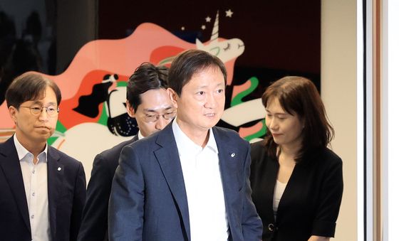 가상자산사업자 CEO 간담회 참석하는 이찬진 금감원장