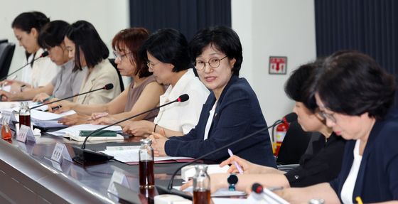 원민경 장관, 여성노동연대회의 간담회 주재