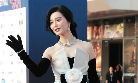 판빙빙, 스크린 뚫고 부천으로