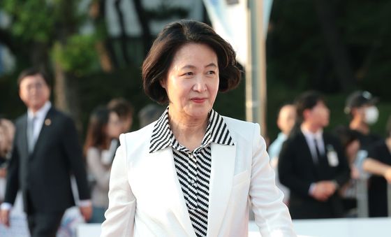 레드카펫 밟는 추미애 경기지사