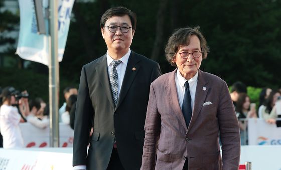 부천 찾은 최휘영 장관과 정지영 감독