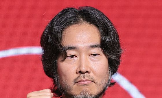 '킬러들의 쇼핑몰2' 이권 감독