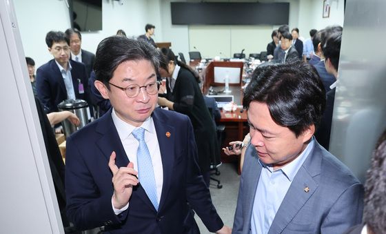 정무위 업무보고 마친 이억원 금융위원장