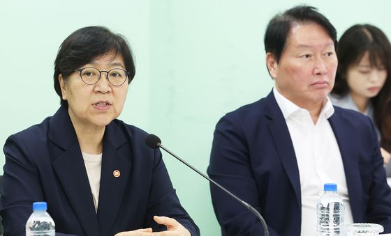 인사말 하는 정은경 장관