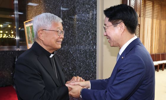 유흥식 추기경 만난 조정식 국회의장