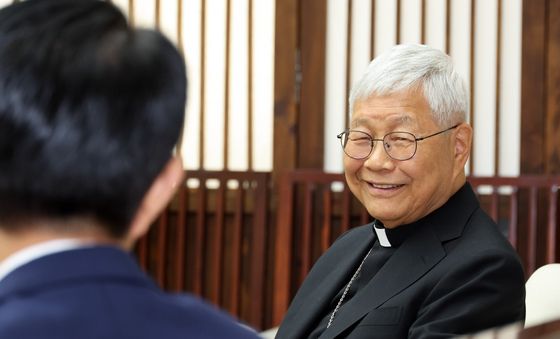 조정식 국회의장 만난 유흥식 추기경