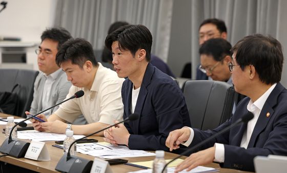 K-축구 혁신위 3차 회의 발언하는 박지성 공동위원장