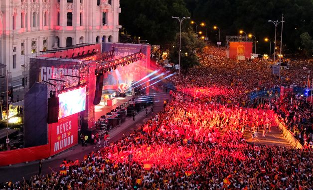 [포토] 스페인 축구대표팀 환영하는 인파