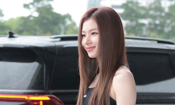 사나, 상큼 미모