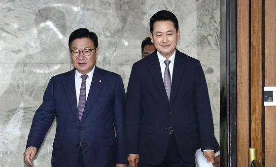 국조특위 연석회의 입장하는 국민의힘 지도부