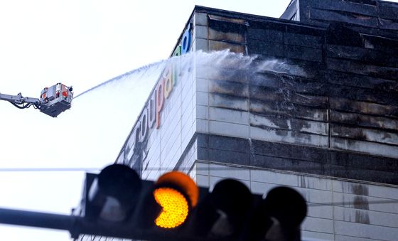 61시간 불탄 인천 쿠팡물류센터 '진화작업 진행중'