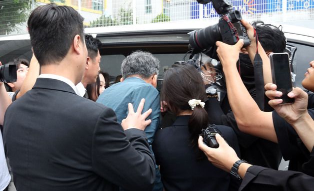 영장심사 마친 장윤기 사건 형사과장