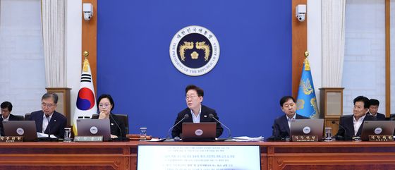 국무회의 발언하는 이재명 대통령