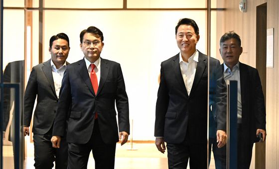 조찬 회동 마친 오세훈 시장과 윤상현 의원