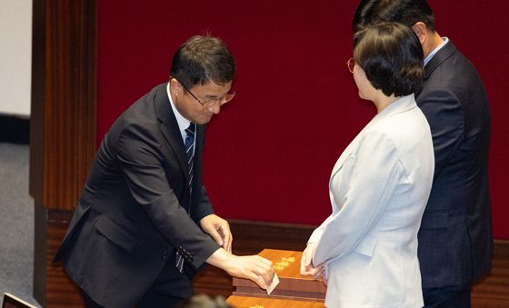 특검법 필리버스터 종결 표결하는 한병도