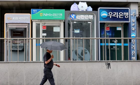 5월 은행 대출 연체율 9년여 만에 최고