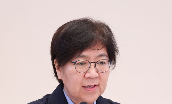 발제하는 정은경 복지장관