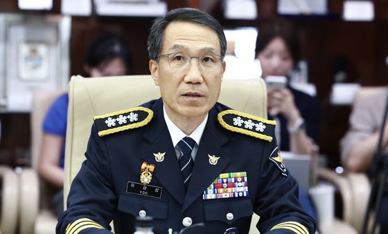 페이커 명예경찰 위촉식서 인사말 하는 유재성 직무대행
