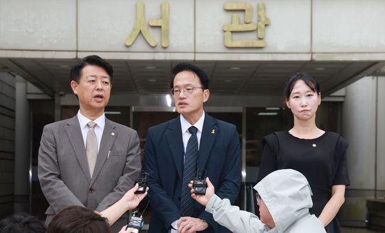 오세훈 서울시장 엄정 판결 촉구하는 더불어민주당 의원들
