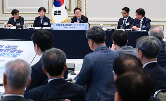 지역·필수·공공의료 간담회 발언하는 이재명 대통령
