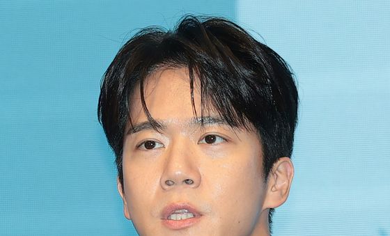 인사말 하는 하석진