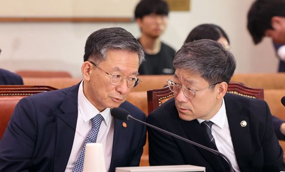 대화 나누는 정성호·노경필