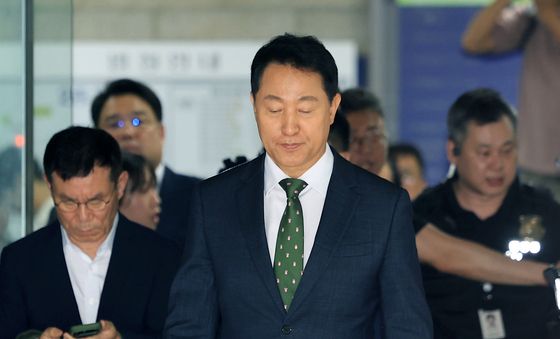 법원 나서는 오세훈 시장