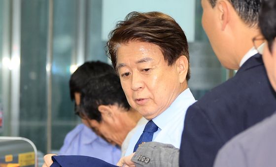 법원 출석하는 노웅래