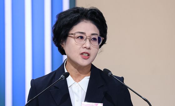 발제하는 진미윤 명지대 교수