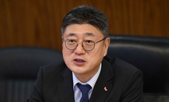 발언하는 정재헌 SKT 대표