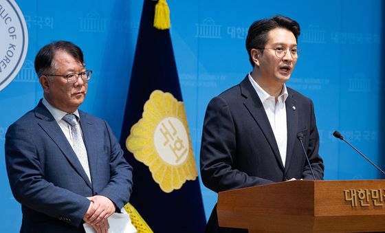 전용기 의원, 서민석 변호사 공수처 참고인 조사 입장발표 기자회견