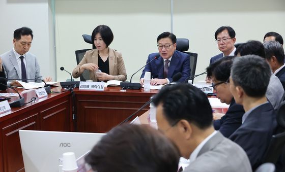 선관위 구조개혁 토론회 발언하는 정점식