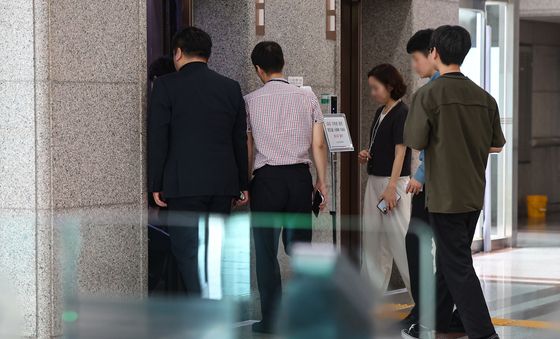 합수본, 중앙선관위 등 압수수색…"투표율 허위입력 정황 발견"