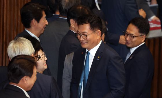 인사 나누는 송영길 의원